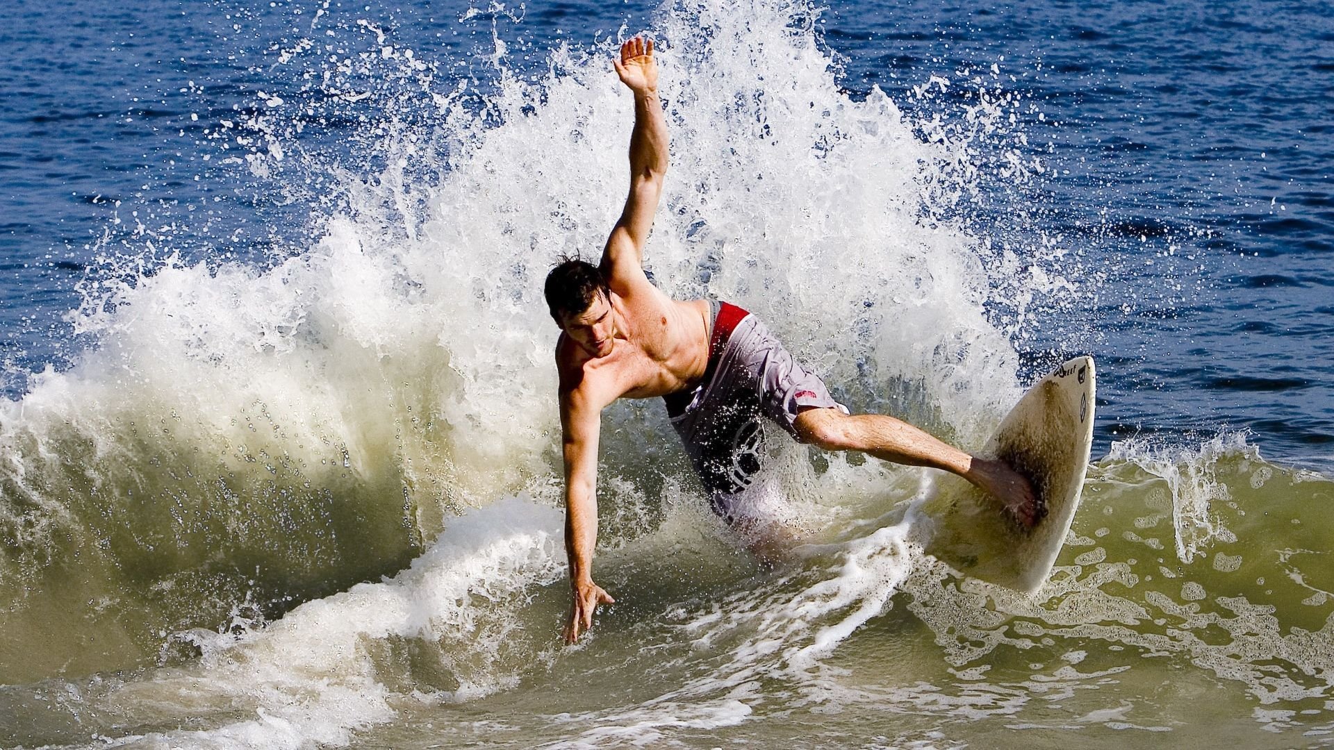 中国足球国家队进攻战术演练取得积极成效，中国足球队训练视频